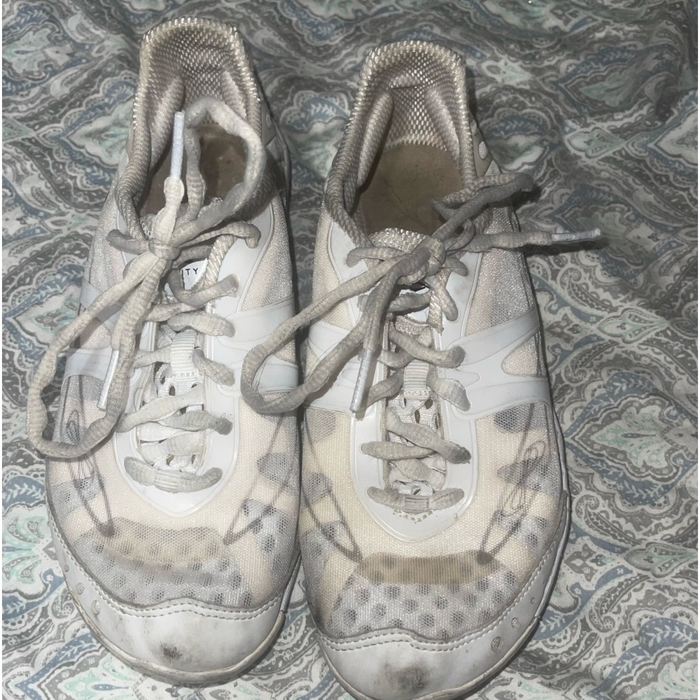 Nfinity vengeance cheer shoes